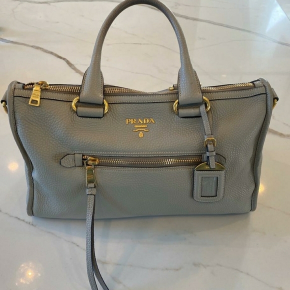 PRADA - Picture 2 of 7